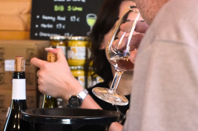Dégustation de vins à Carquefou avec le Vignoble Marchais